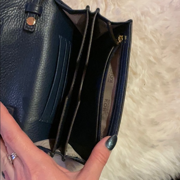 NWOT MICHAEL KORS NAVY BLUE PURSE - Picture 9 of 13